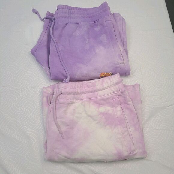 2 X 1 pair of H&M tie-dye purple and white cloth shorts. Size M - Picture 7 of 7